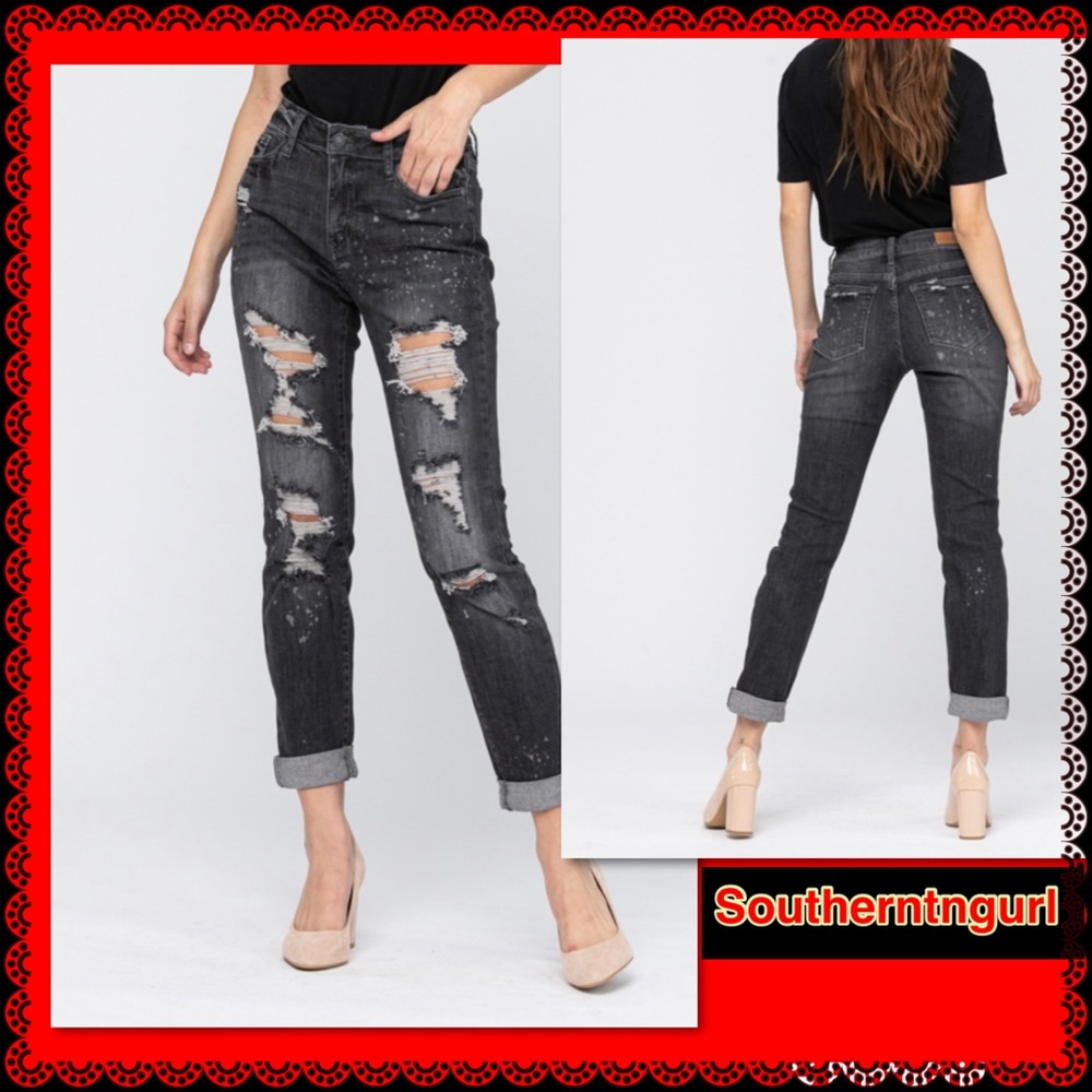 NWT JUDY BLUE Mid Rise Distressed Bleach Splashed  Boyfriend Fit Black Jeans